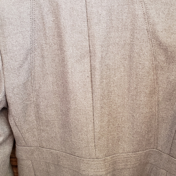 Banana Republic wool blazer 4 petite - Picture 4 of 6